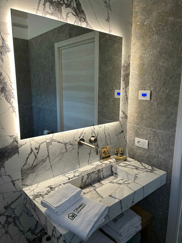 Appartamento Riva (52 mq, 2-6 posti letto) - Luminoso e moderno, con veranda esterna privata.