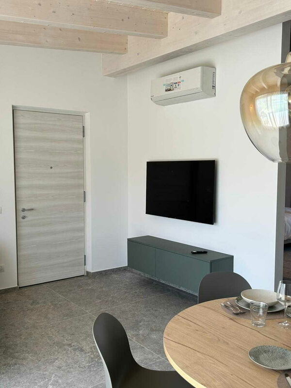 Appartamento Riva (52 mq, 2-6 posti letto) - Luminoso e moderno, con veranda esterna privata.