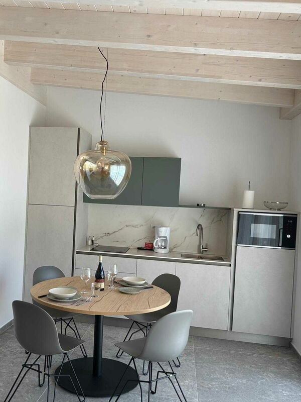 Appartamento Riva (52 mq, 2-6 posti letto) - Luminoso e moderno, con veranda esterna privata.